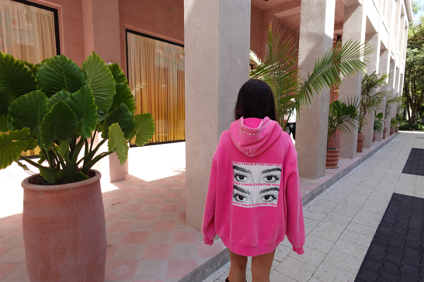 HOT PINK EYES HOODIES (PRE-ORDER)